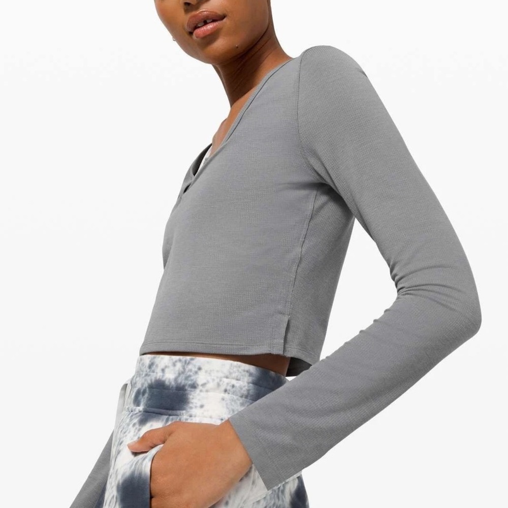 Lululemon Cropped Henley Long Sleeve Size 8 Heathered Asphalt Grey White - Picture 3 of 8